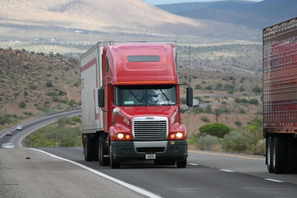 truck-on-highway- truck driver jobs in canada